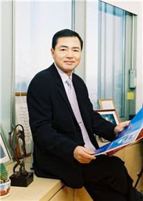 와이지플러스株 계속 파는 홍석규, 왜?