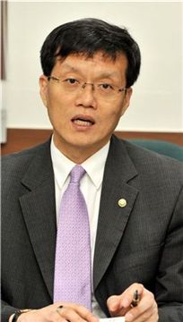 G20주역 이창용, ADB 수석이코노미스트로