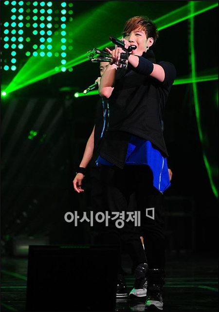2PM 김준수, '김민준'으로 개명… "활동명은 '준케이' 유지"