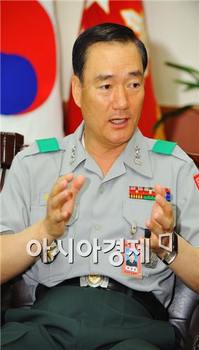 "꿈 품은 부사관이 미래주도"