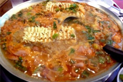 6·25전쟁이 만들어낸 대표적 음식 부대찌개