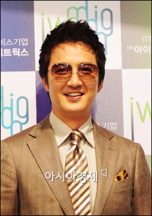 [포토]정준호 '김태욱 사업 번창하세요'