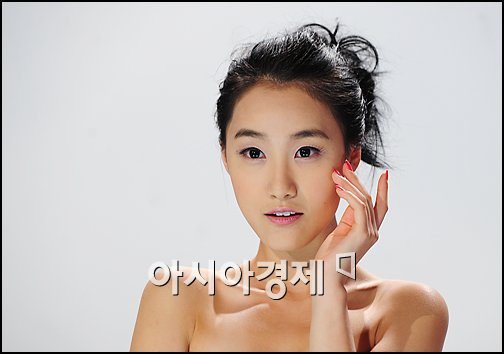 [포토]'쇄골미녀' 레이싱걸 최지향 