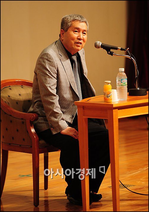 [포토]임권택 감독 '저는 이렇게 살아왔습니다'
