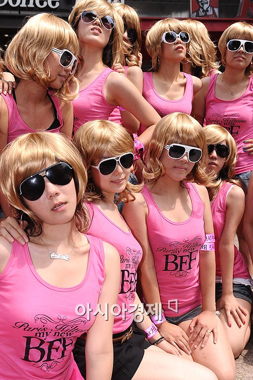 [포토]패리스힐튼 따라잡기(?)