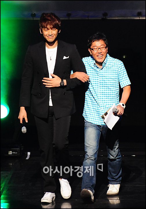 [포토]비-김제동, 신랑신부 입장(?)