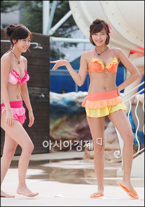 [포토]자매 레이싱걸의 섹시 댄스대결 