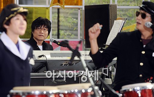 [포토]'유마에' 유영석 '연습 할 때보다 더 잘하네~'