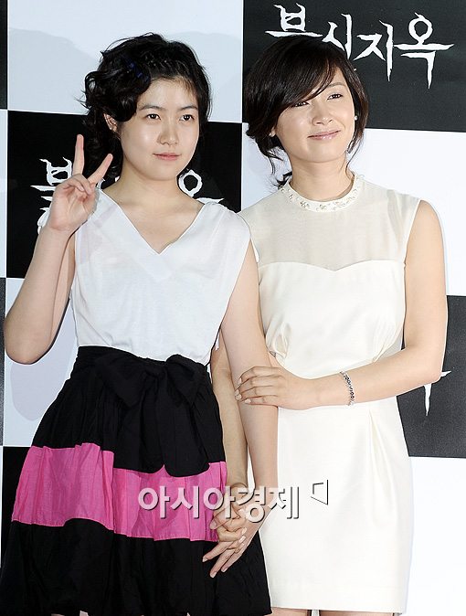 [포토]'불신지옥' 다정한 자매 심은경-남상미