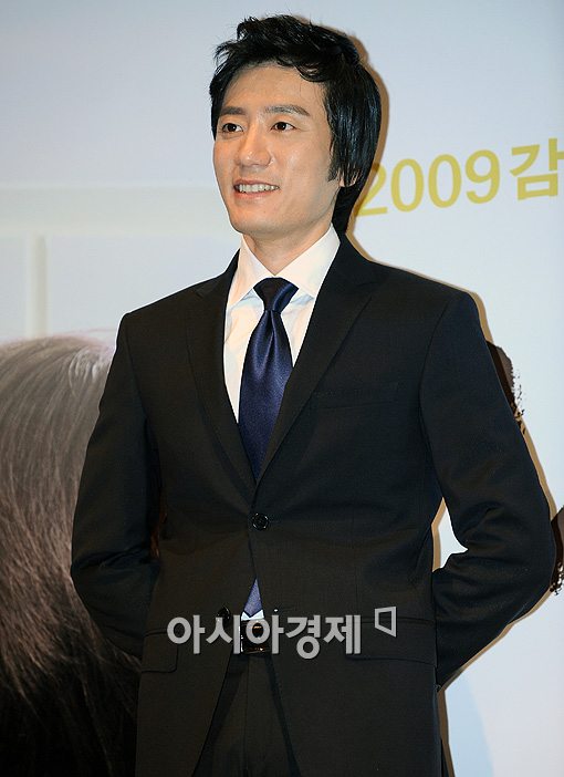 [포토]포토타임 갖는 김명민 