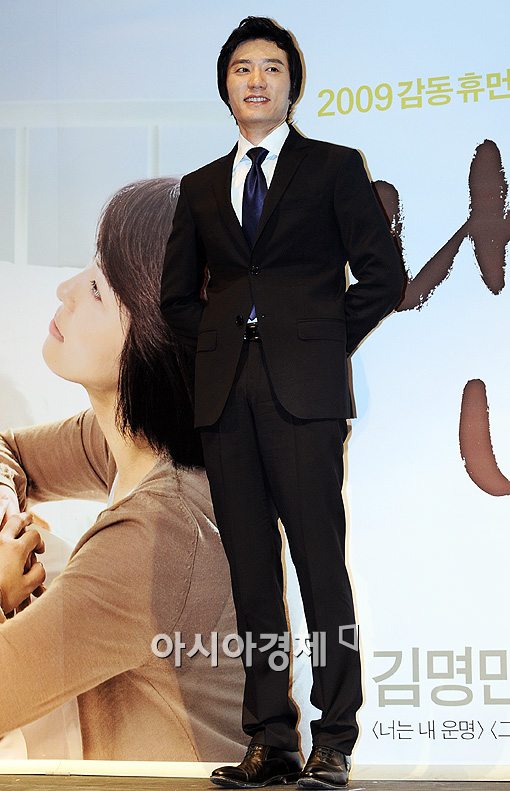 [포토]포토타임 갖는 김명민 