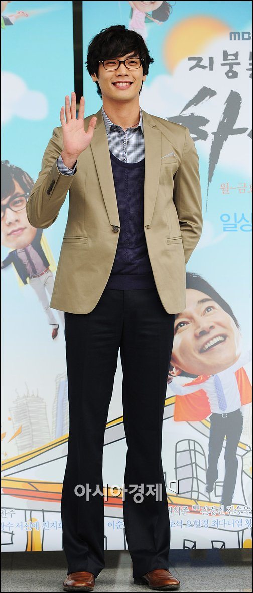 [포토]포즈 취하는 최다니엘