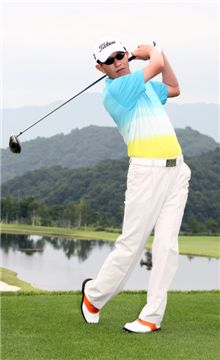 강욱순, 타이틀리스트와 메인스폰서 계약