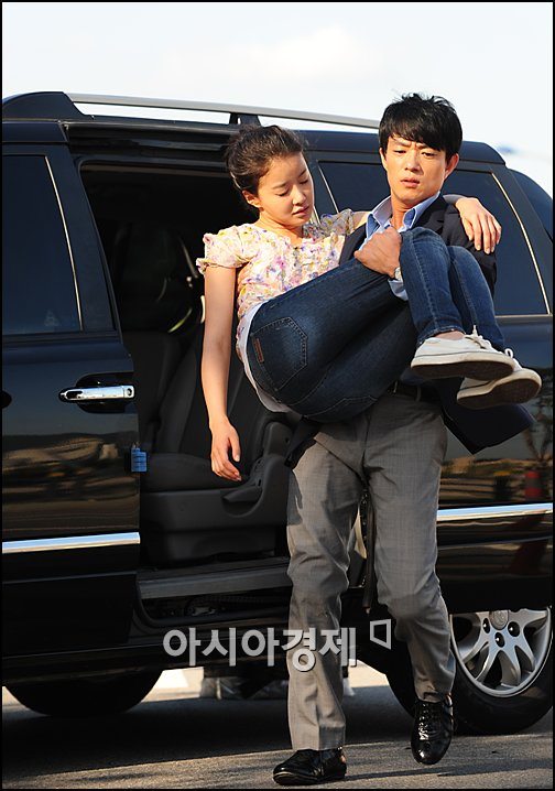 [포토]이시영 번쩍 들어올린 이범수