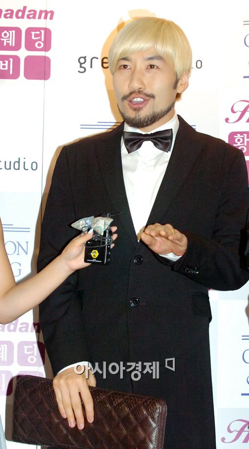 [포토]노홍철 '(장)윤정씨는 바빠서 같이 못왔어요'