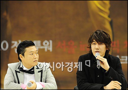 [포토]싸이-김장훈 '함께 공연합니다'