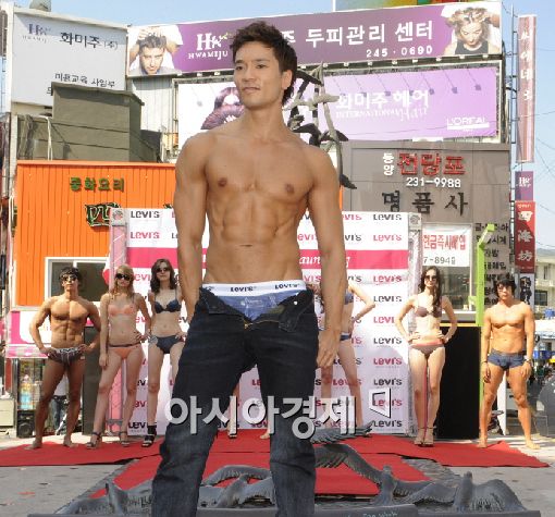 [포토]"부산국제영화제에 속옷차림으로?"