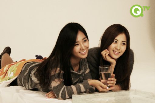 소녀시대, '포토그래퍼' 모델로 나서 '상큼발랄 눈길'