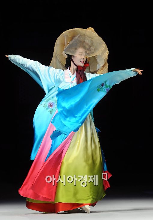 [포토] 황진이의 아름다운 춤사위!