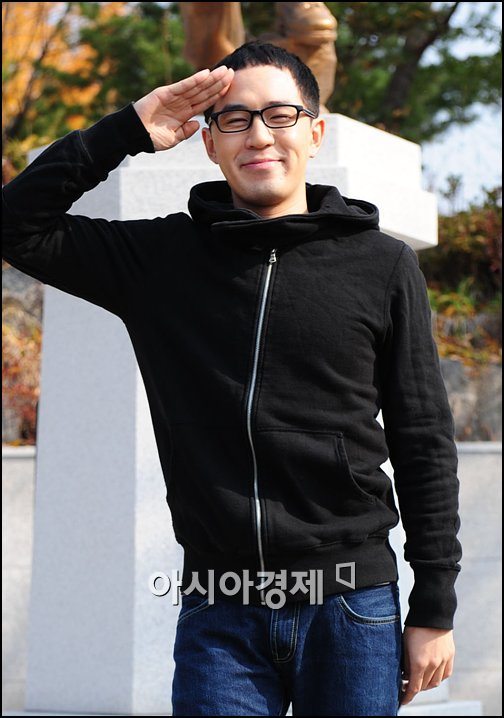 [포토]붐 '시청자들에게 경례!'