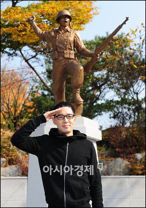 [포토]청명한 가을날 입대하는 붐