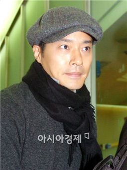 이성욱 "전처 폭행한 적 없다, 민·형사상 조치 취할 것" 공식입장