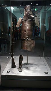 빅토리아 주립 도서관에 전시된 네드 켈리의 '수제 갑옷' 