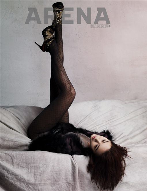 윤은혜, 란제리 패션 화보…'너무 야한거 아냐?'