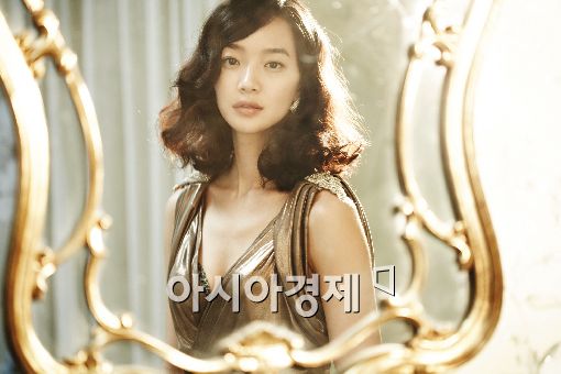 [포토] 신민아 "아침의 침실, 살짝 공개할게요" 