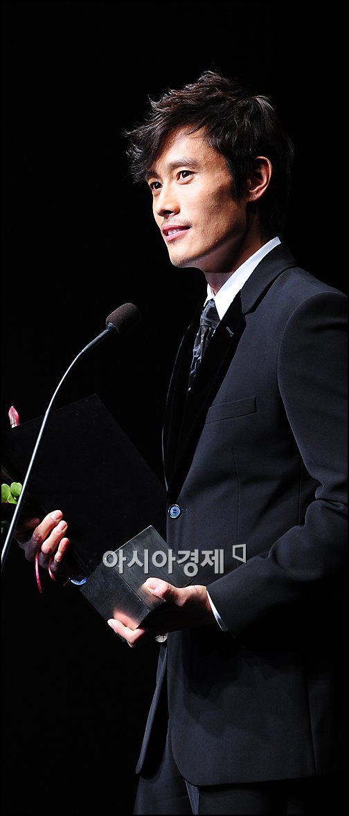 [포토]이병헌 '스타일상 수상했어요'