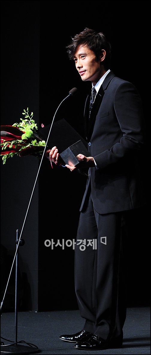 [포토]이병헌 '스타일상 수상했어요'