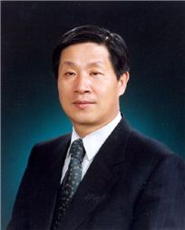 구학서 신세계 전 회장, "촛불 정권은 우매한 군중 때문" 발언 논란