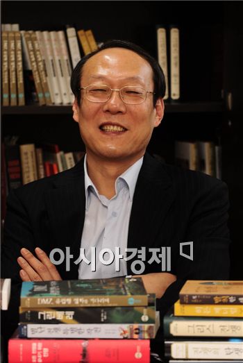 김세영사장은 "최신무기보다는 인물과 전사를 담은 출판을 계속 할 것이다"고 설명했다. 사진=윤동주기자