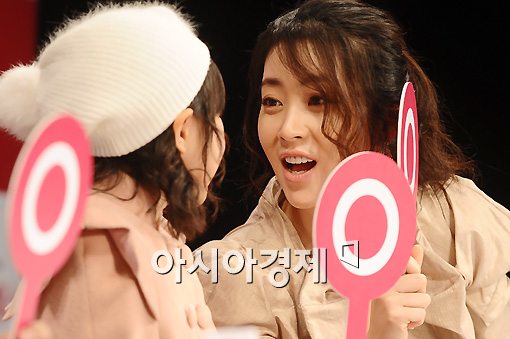 [포토]송윤아-김향기 '감독님 몰래 우리들만의 비밀 이야기'