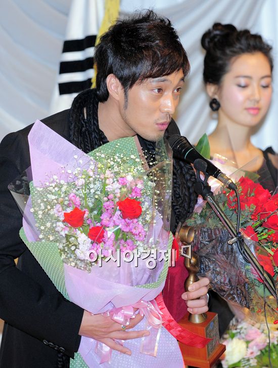 [포토]소지섭 '수상 영광을 '카벨' 식구들에게 돌린다'