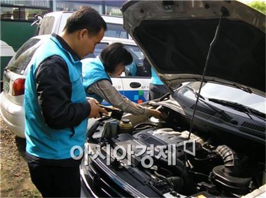 ▲장애인 LPG 차량 안전 점검 자료(사진은 해당 기사내용과 무관함/아시아경제 DB)