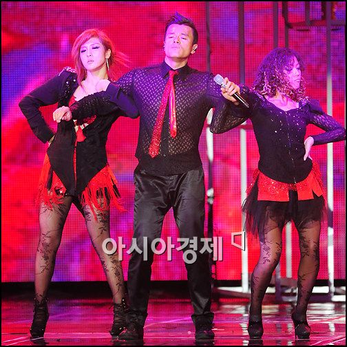 [포토]박진영보다 눈길가는 섹시녀 군단