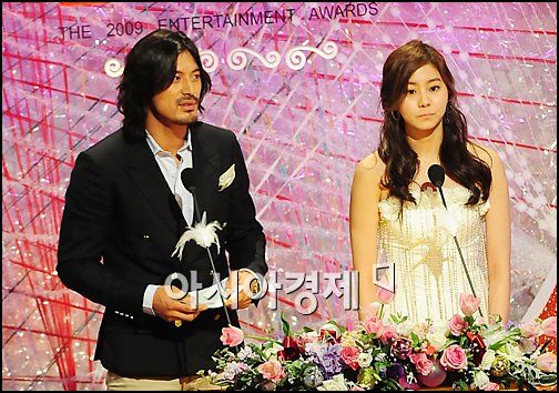 [포토]오지호-유이 '잘 어울려요?'