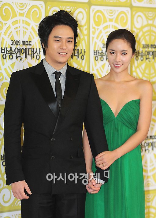 김용준 근황, 황정음 "공익근무中 틈틈히 데이트.."