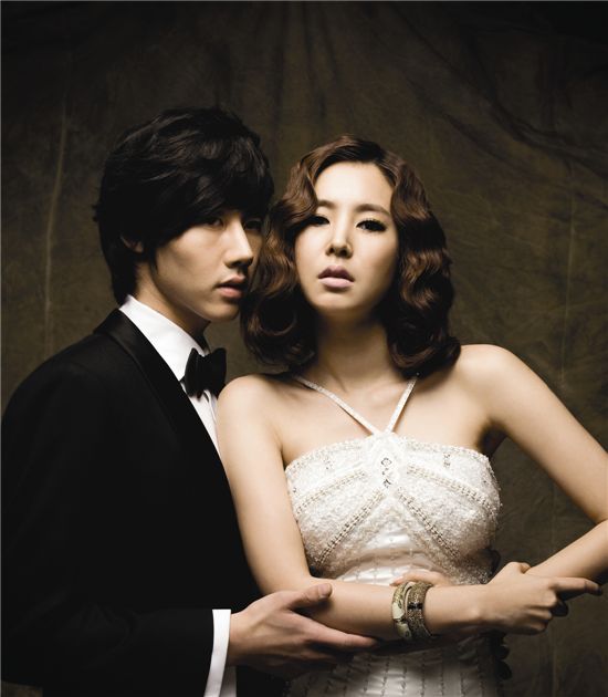 '스타일' 한채아, 고풍스런 '1월의 신부'로 깜짝 변신  