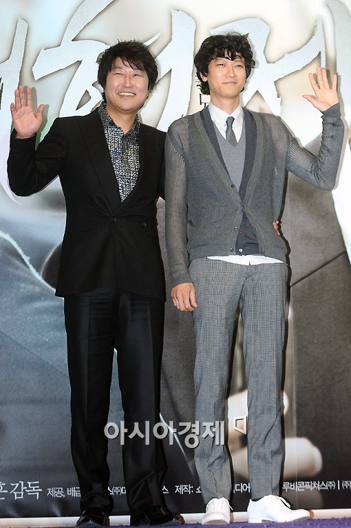 [포토]송강호-강동원, 영화서 뭉친 의형제