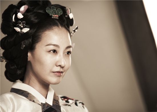 이미연, '거상 김만덕' 포스터 촬영 '우아한 자태'