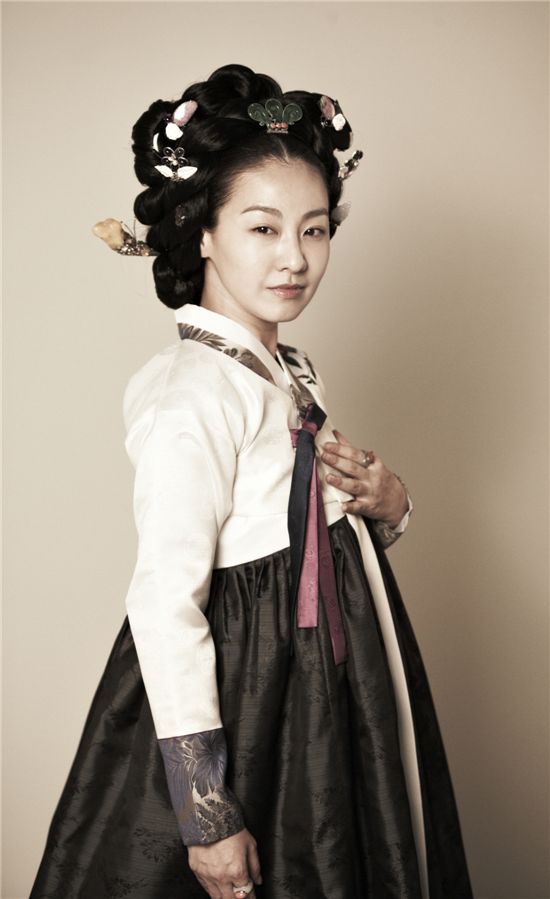 이미연, '거상 김만덕' 포스터 촬영 '우아한 자태'