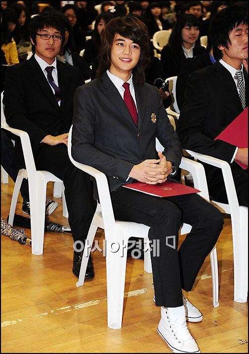 [포토]샤이니 민호 '교복도 패션으로 승화'