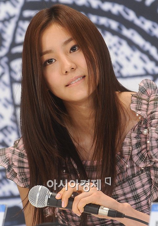 [포토]유이 '많이 긴장되네요'