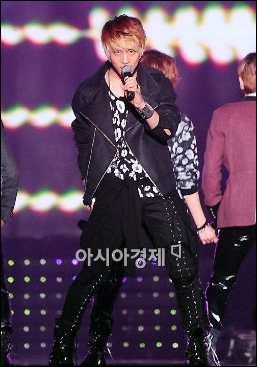 샤이니 종현, 17일 발목 수술··"수술 성공적"