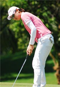 이정민, 태국여자오픈 둘째날 선두