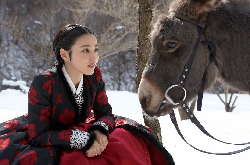 '제중원' 한혜진, 즐거운 현장사진 공개 '무한도전~'
