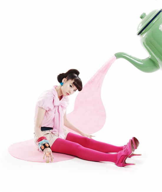 조윤희, 핑크 바비 인형으로 깜짝 변신