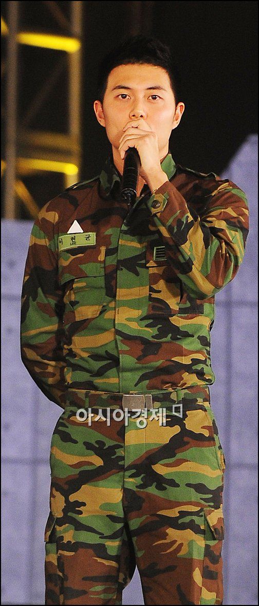 [포토]재희 '군대가도 멋있죠?'